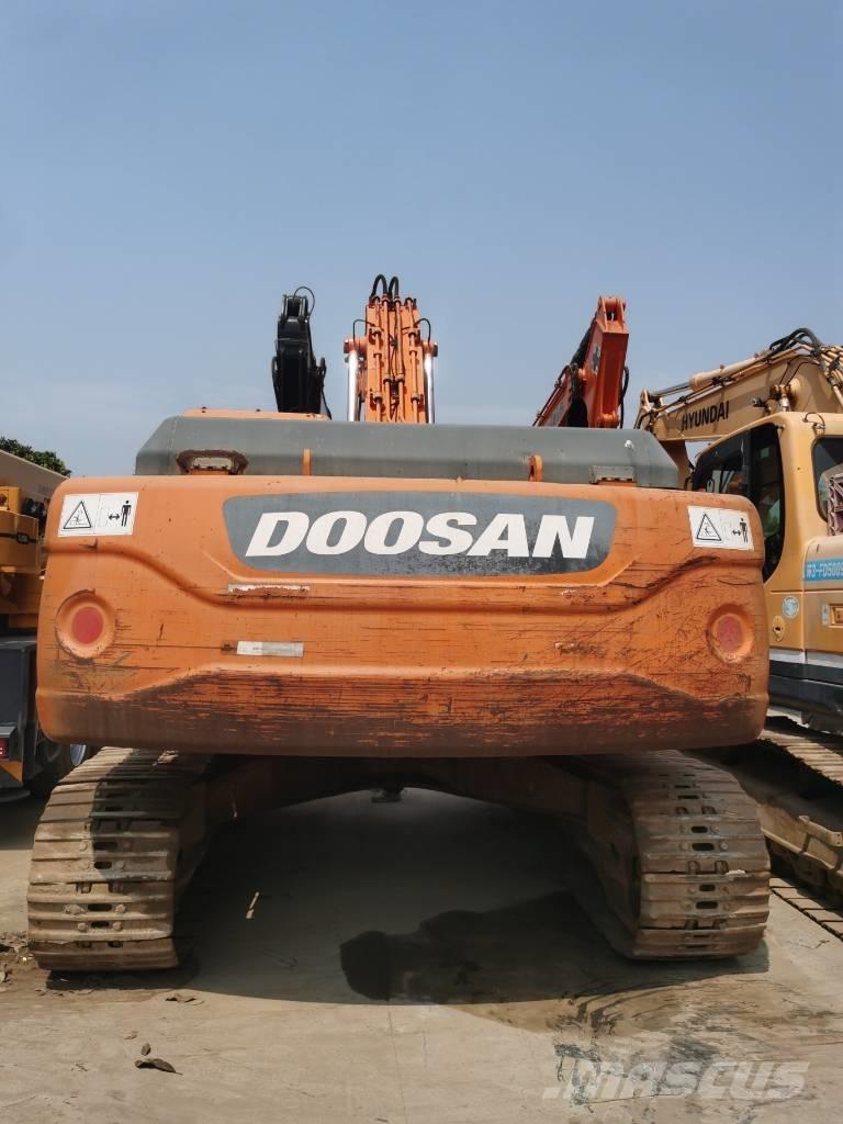 Doosan DX 300 LC--9C Excavadoras de cadenas