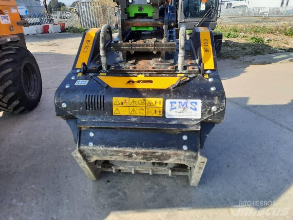 MB Crusher BF 90.3 Cubas tritutadora