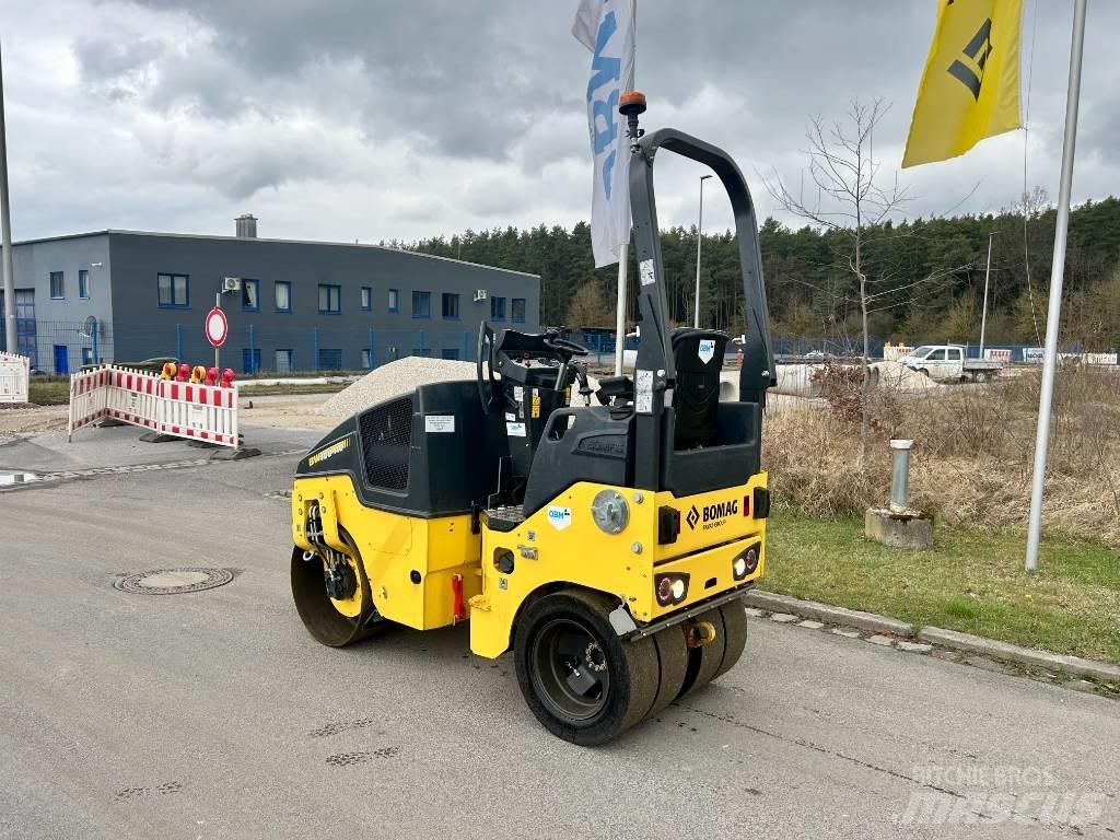 Bomag BW 100 AC-5 Rodillos de doble tambor