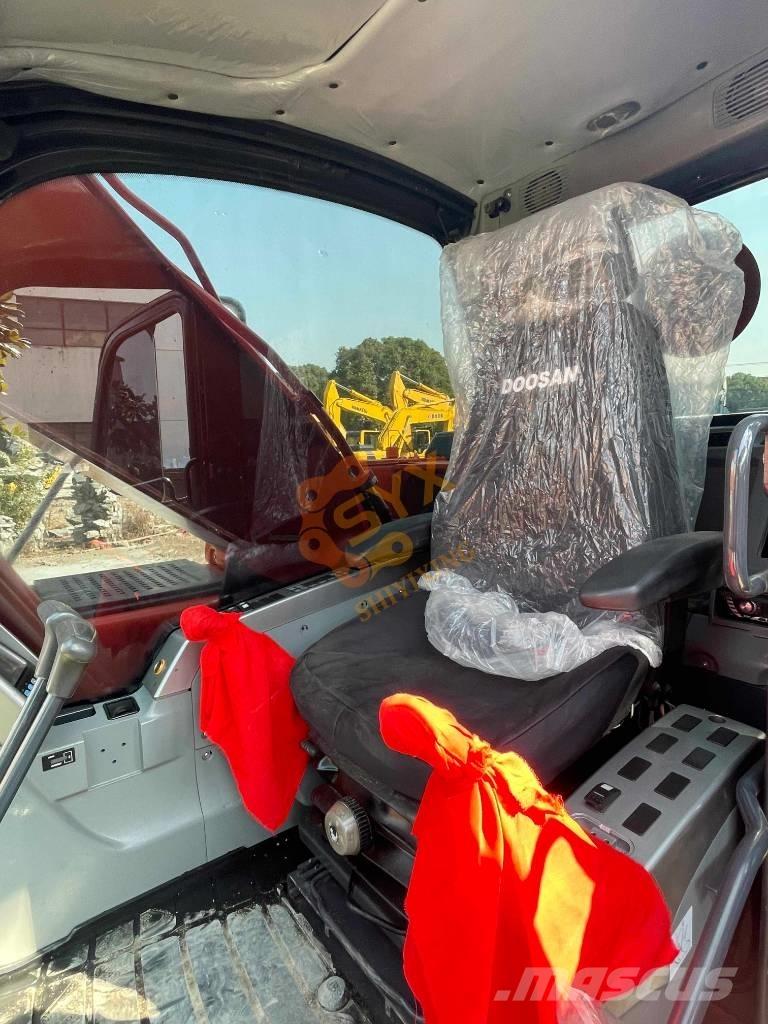 Doosan DX 225 LC Excavadoras de cadenas