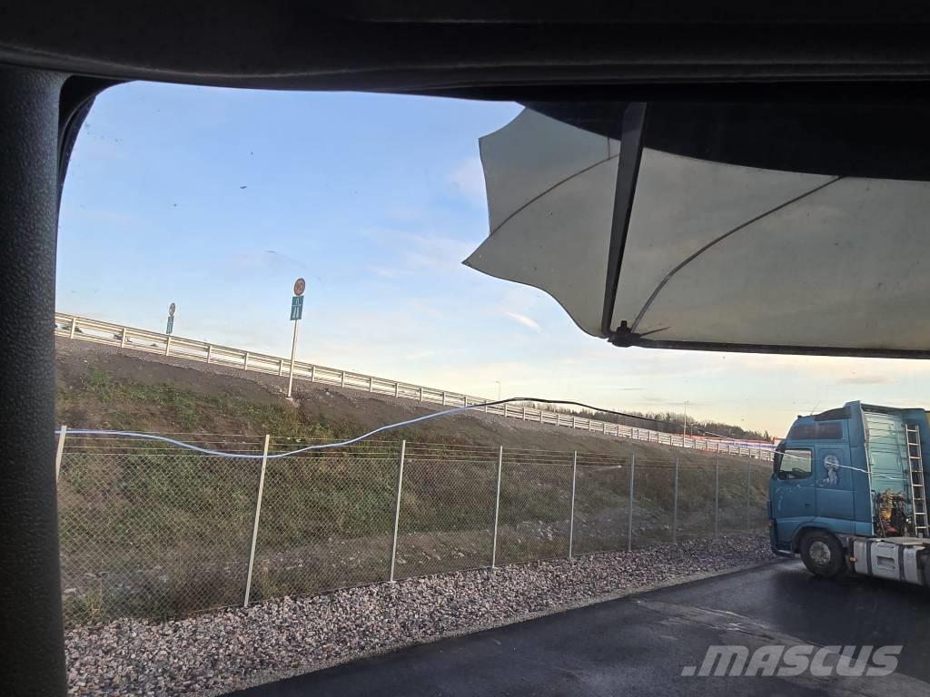 Volvo FM 330 Camiones caja cerrada