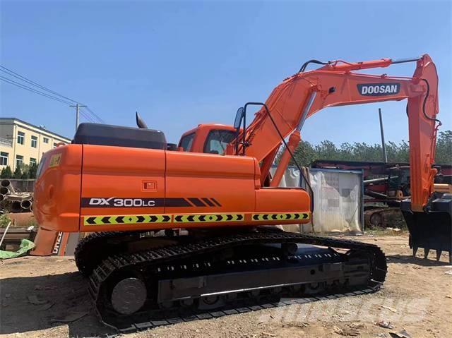 Doosan DX300 Excavadoras de cadenas
