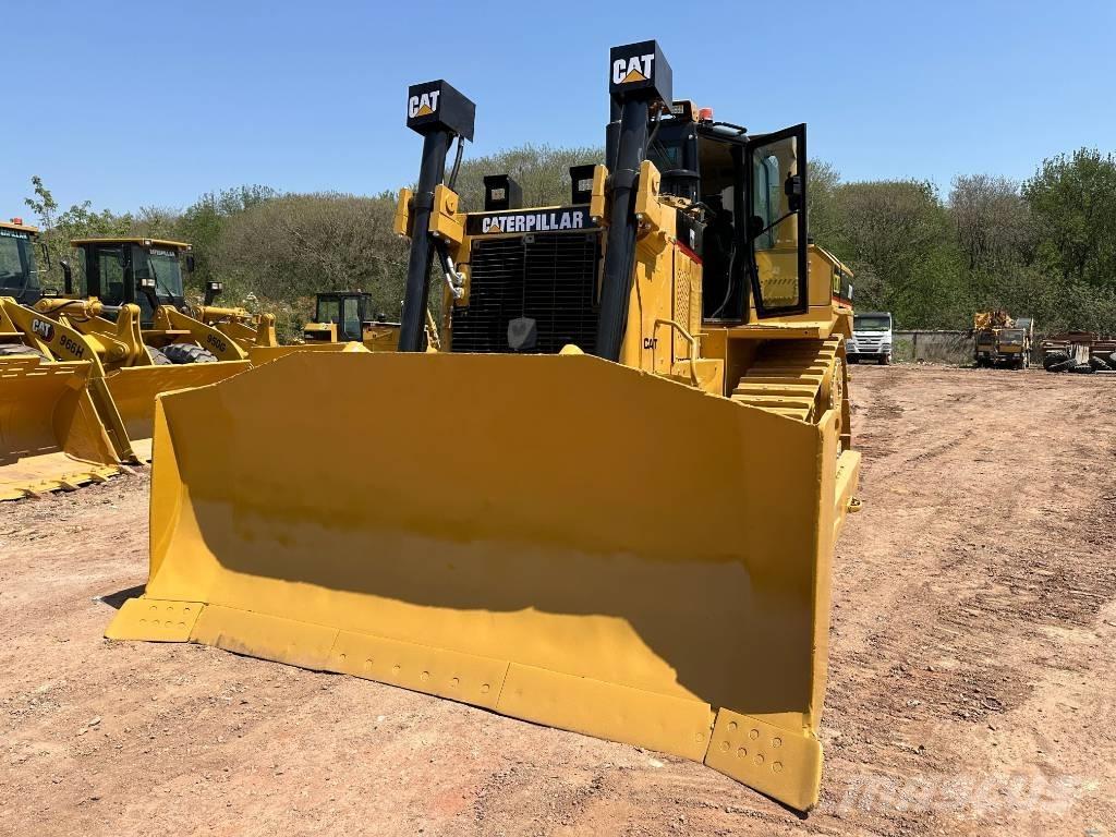 CAT D8R Buldozer sobre oruga