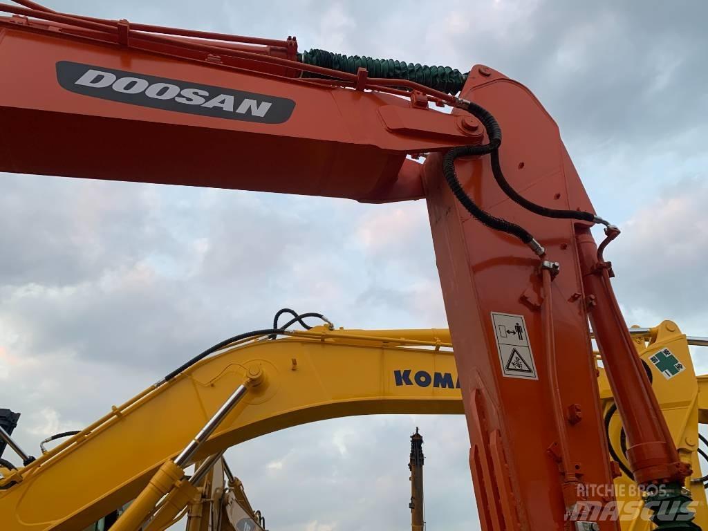 Doosan DX 225 LC Excavadoras de cadenas