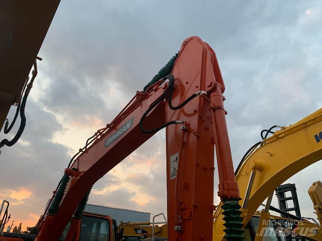 Doosan DX 225 LC Excavadoras de cadenas
