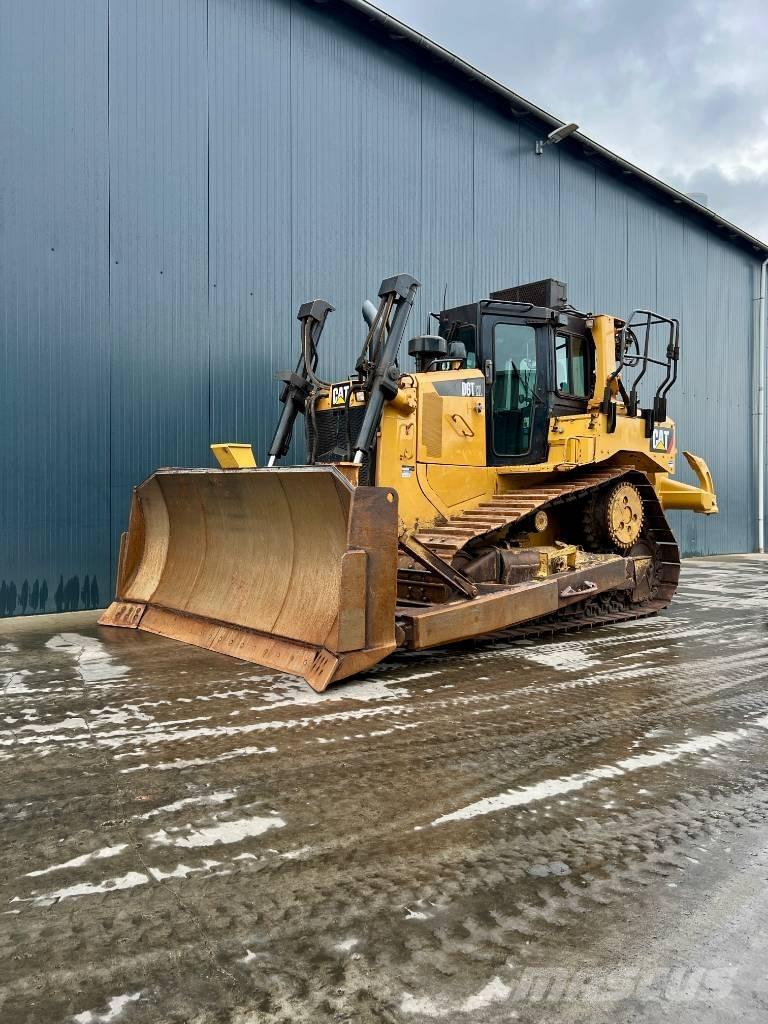 CAT D6T XL Buldozer sobre oruga