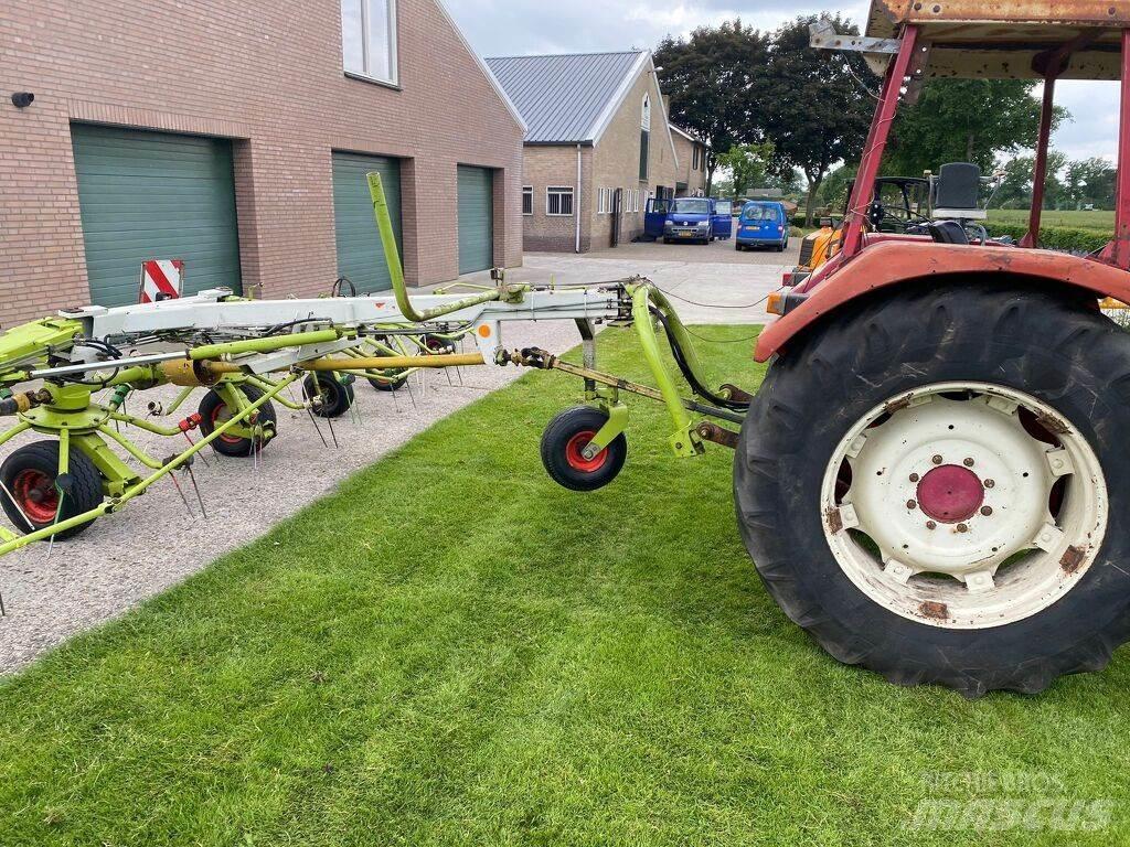 CLAAS volto 1050t Rastrillos y henificadores