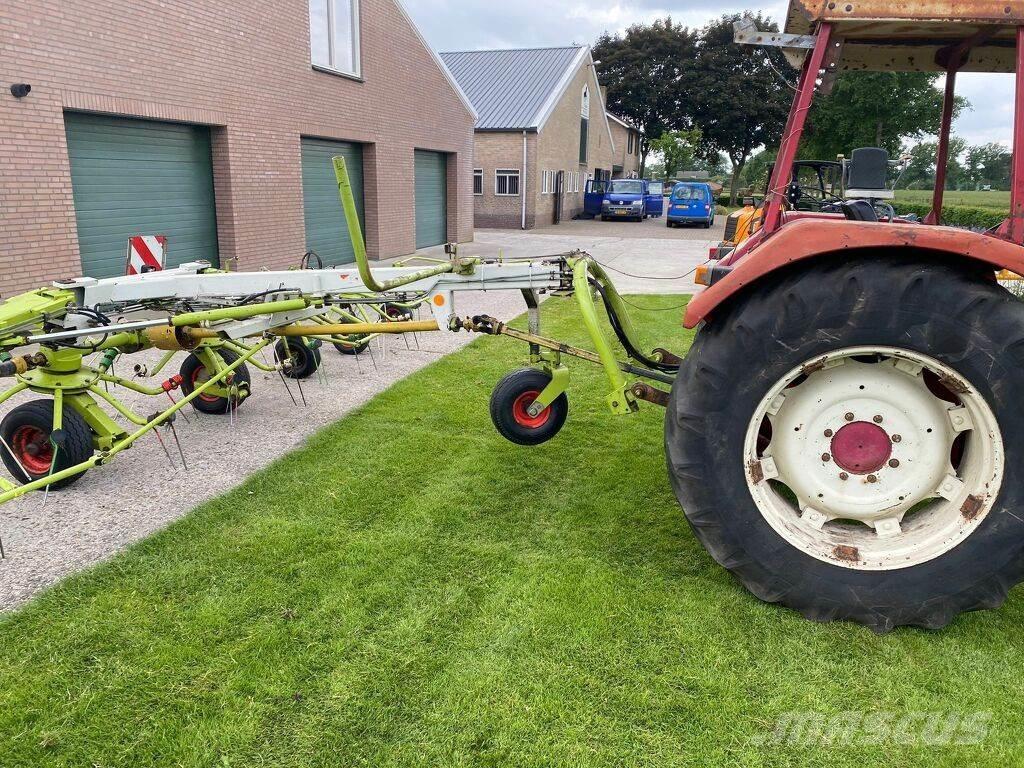 CLAAS volto 1050t Rastrillos y henificadores
