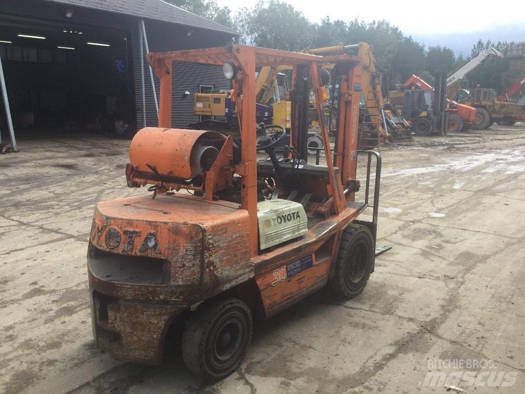 Toyota FG 30 Carretillas LPG