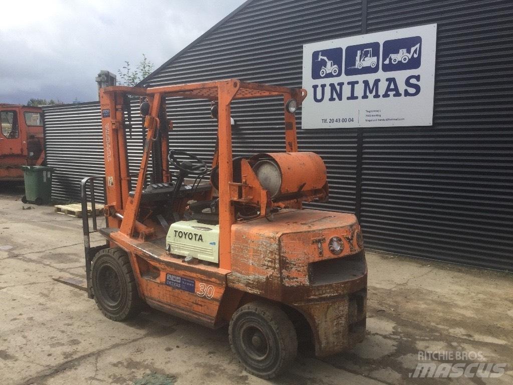 Toyota FG 30 Carretillas LPG