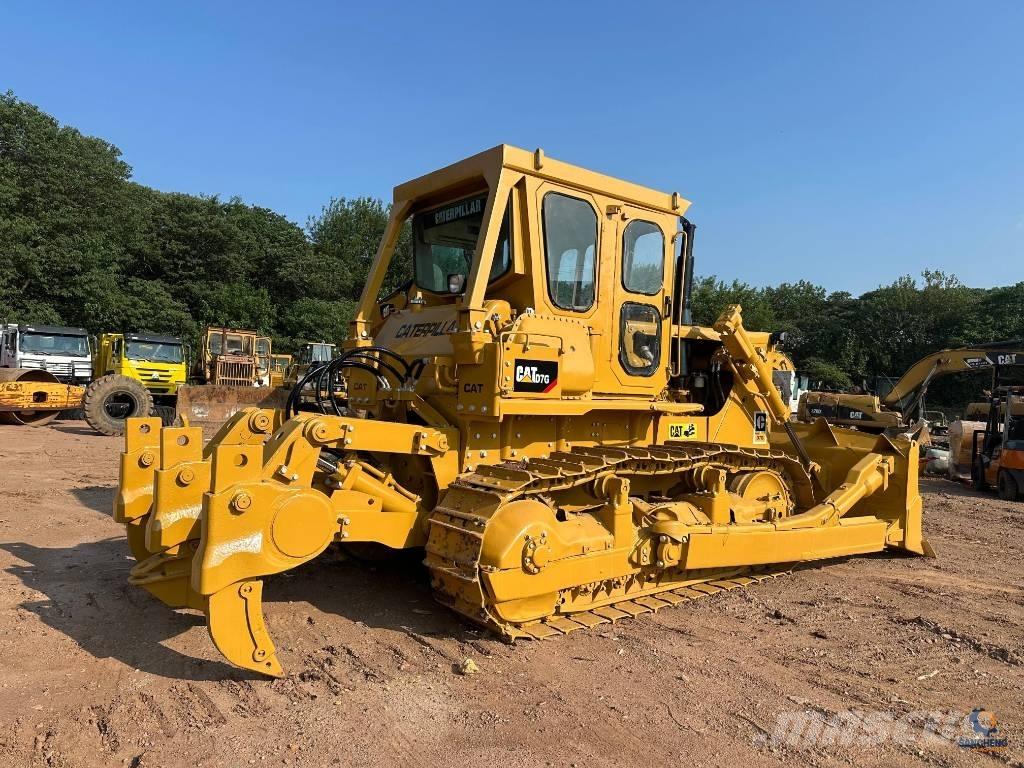 CAT D7G Buldozer sobre oruga