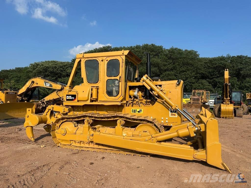 CAT D7G Buldozer sobre oruga
