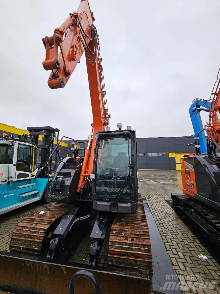 Hitachi ZX 135 US-7 Excavadoras de cadenas