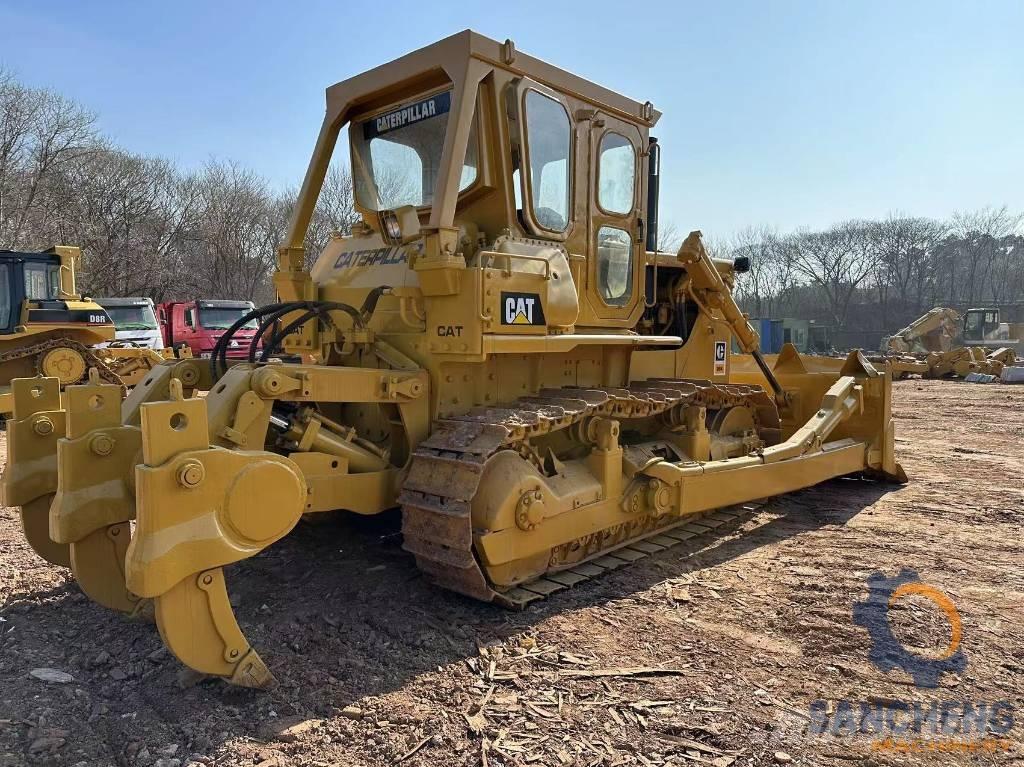CAT D8K Buldozer sobre oruga