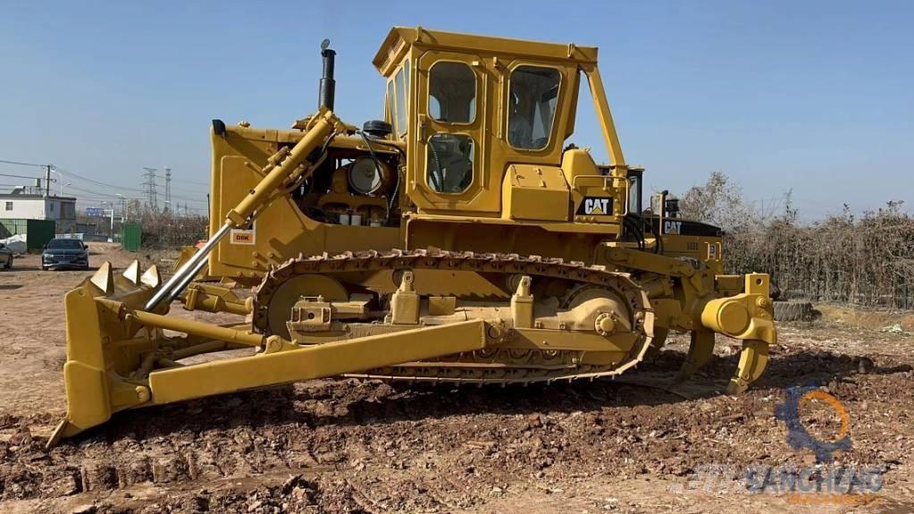 CAT D8K Buldozer sobre oruga