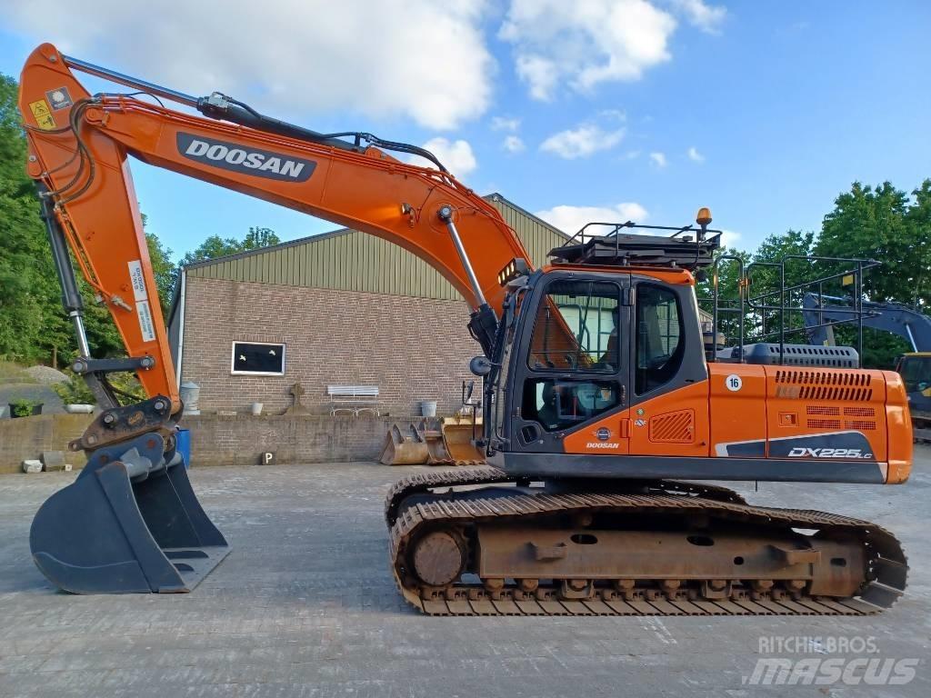 Doosan DX 225 LC-5 Excavadoras de cadenas