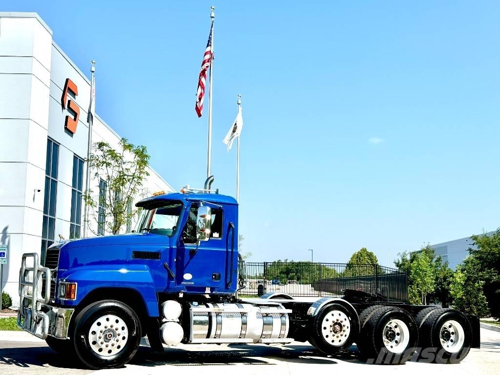 Mack Pinnacle Cabezas tractoras