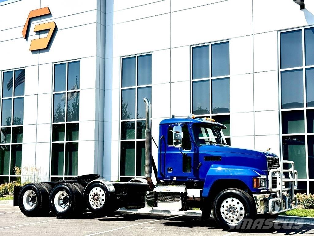 Mack Pinnacle Cabezas tractoras