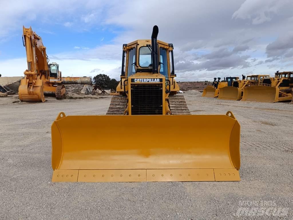 CAT D5H Buldozer sobre oruga