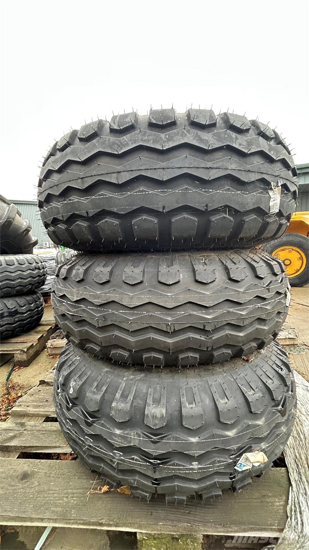  300/85R15.3 Neumáticos, ruedas y llantas