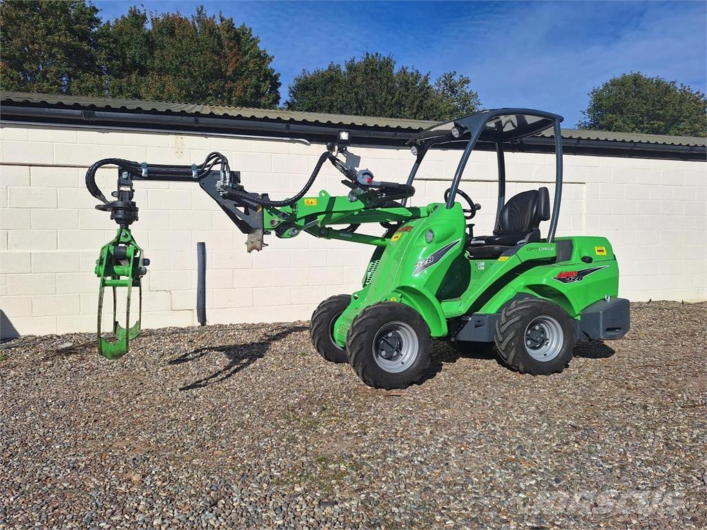 Avant 528 Cargadoras sobre ruedas