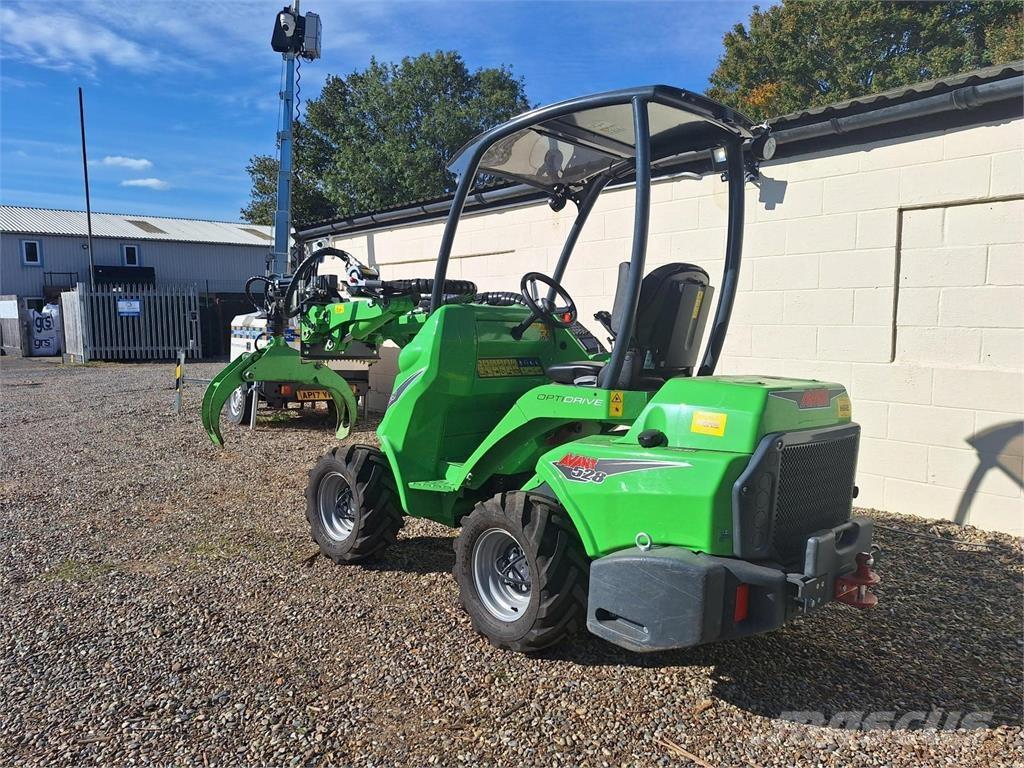 Avant 528 Cargadoras sobre ruedas