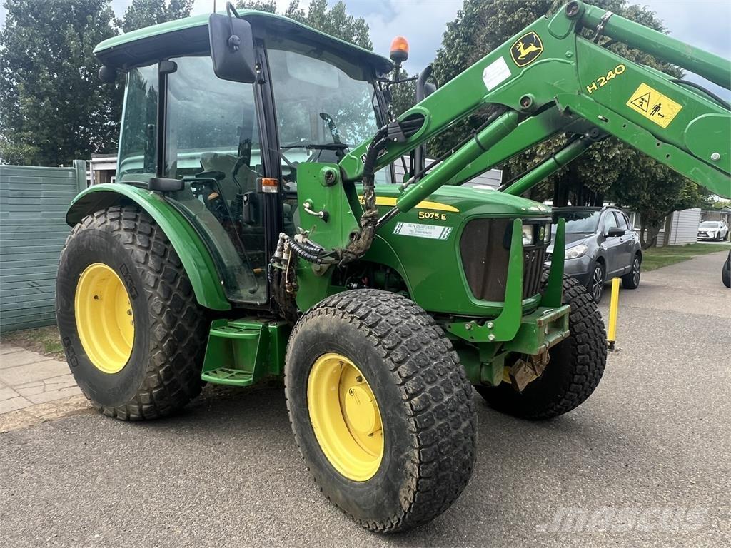 John Deere 5075E Tractores
