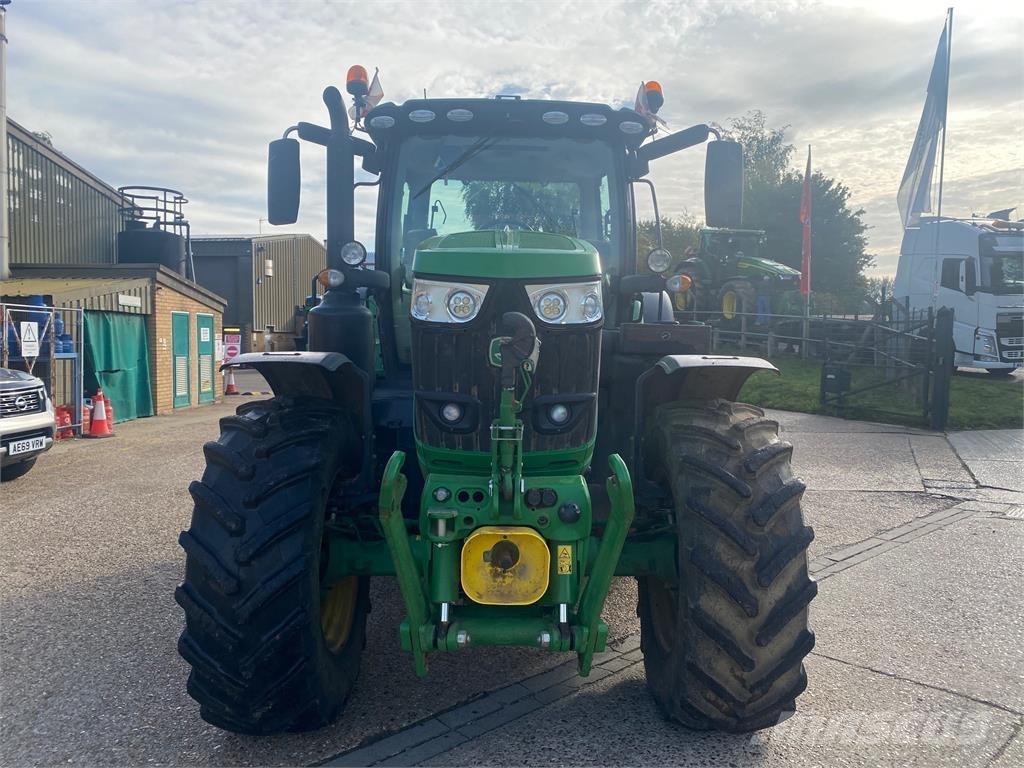 John Deere 6215R Tractores