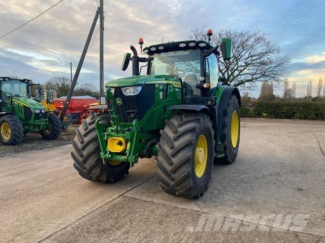 John Deere 6R215 Tractores