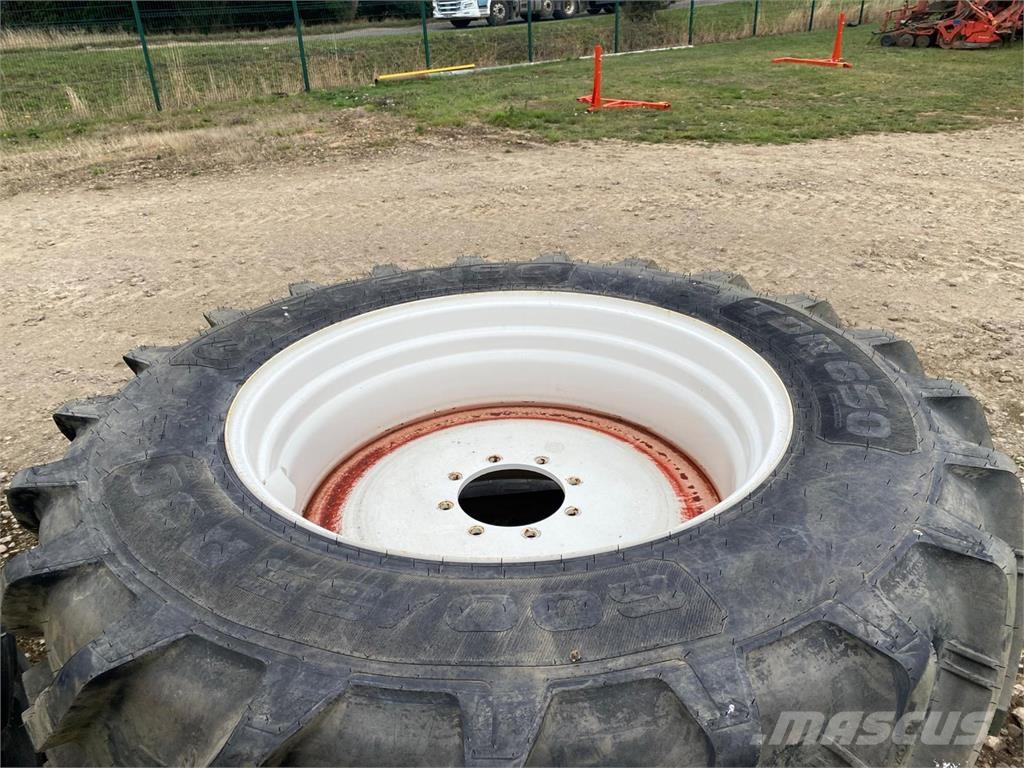 Kuhn 600/65R38 Neumáticos, ruedas y llantas