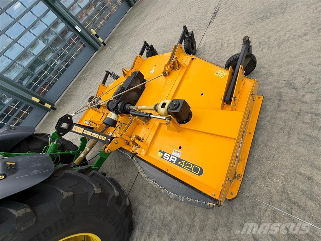 McConnel SR420 Segadoras y cortadoras de hojas para pastos