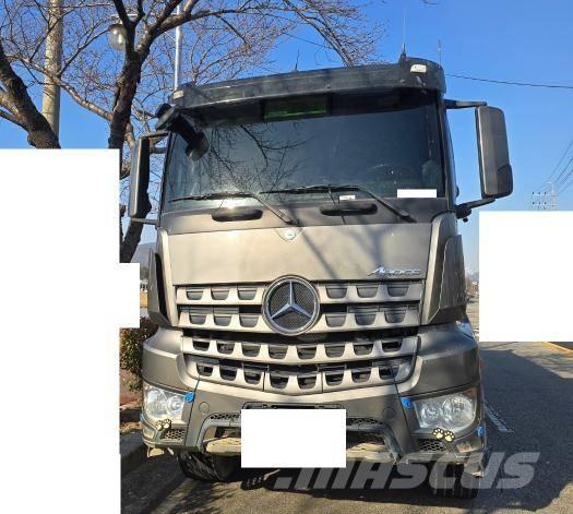 Mercedes-Benz 3951 Dúmpers de obra