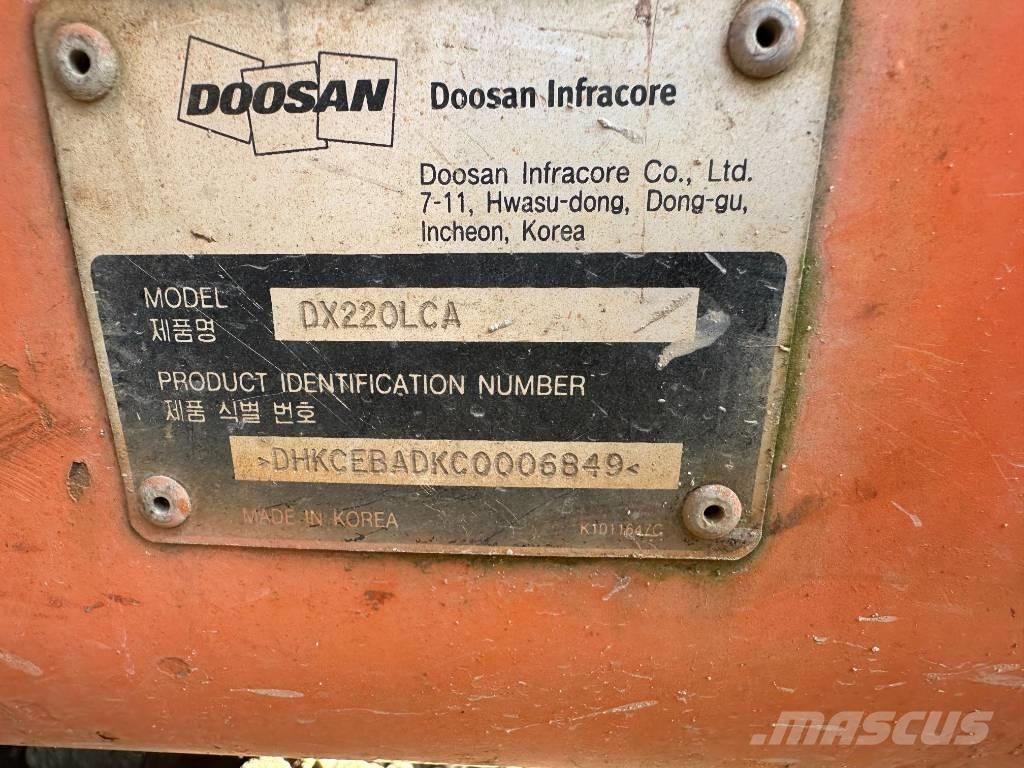 Doosan DX 220 LCA Excavadoras de cadenas