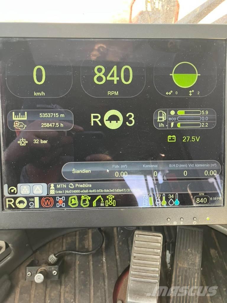 Komatsu 911.4 Cosechadoras