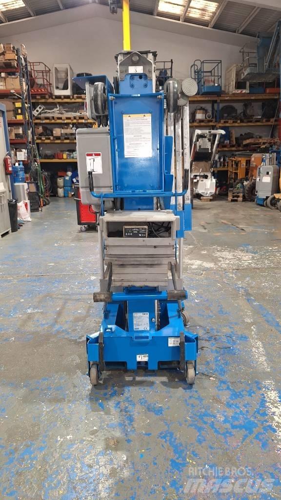 Genie AWP 30 S Ascensores de personal y montacargas de acceso