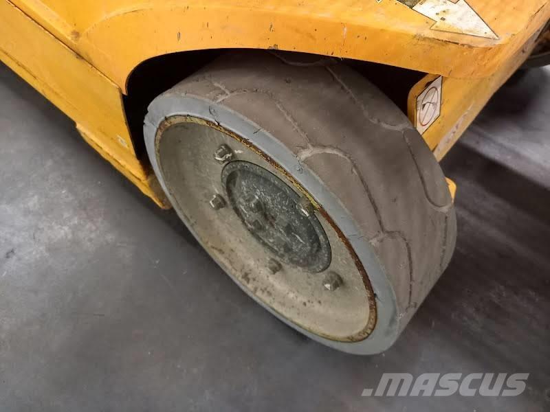 JLG Toucan 8 E Ascensores de personal y montacargas de acceso