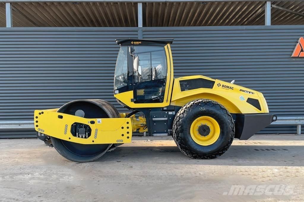 Bomag BW 213 D-5 Rodillos de un solo tambor