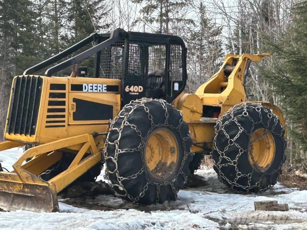 John Deere 640 D Arrastrador de troncos