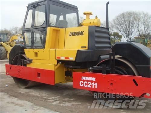 Dynapac CC 211 Rodillos de doble tambor