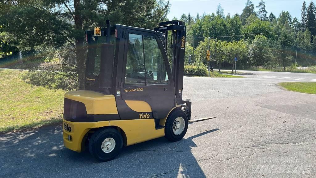 Yale GDP 25 VX Carretillas diesel