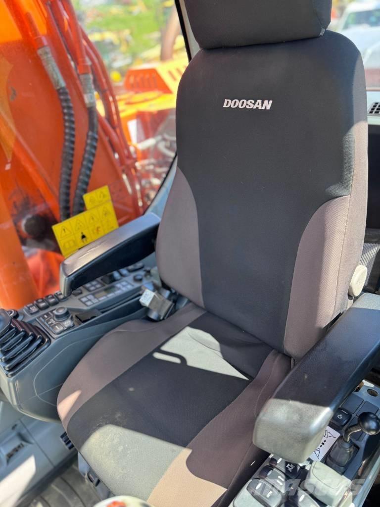 Doosan DX 140 W-3 Excavadoras de ruedas