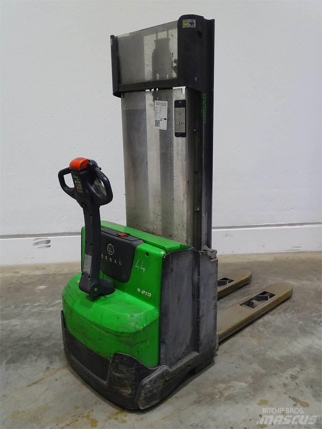 Cesab S210 Apiladores eléctricos