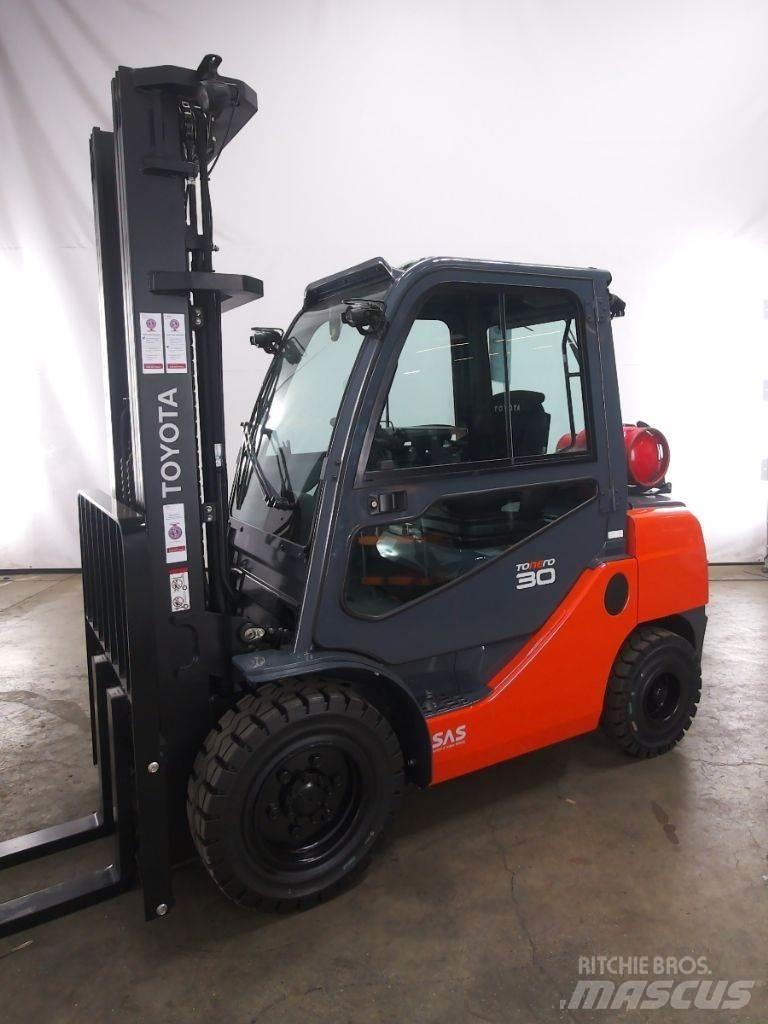 Toyota 02-8FGF30 Carretillas LPG