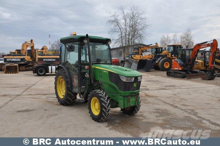 John Deere 5085 Tractores