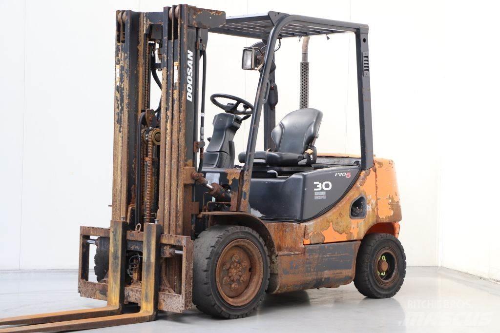 Doosan D30S-5 Carretillas diesel