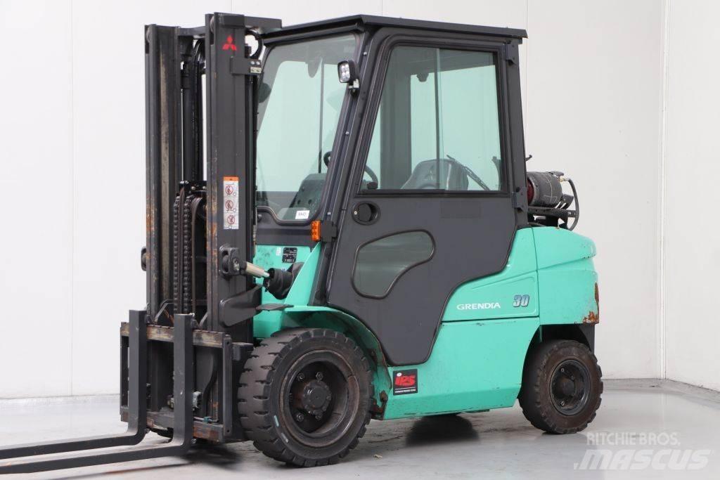 Mitsubishi FG30NT Carretillas LPG