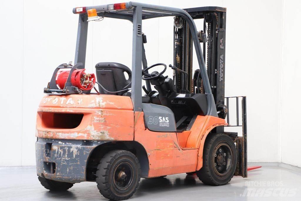 Toyota 02-7FGF30 Carretillas LPG