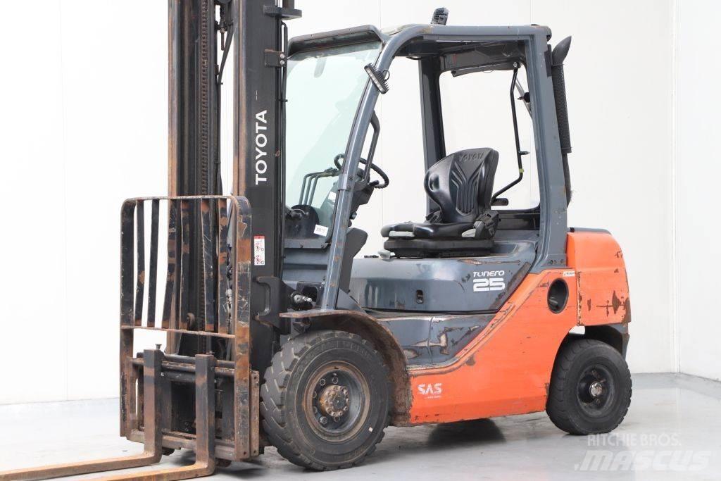 Toyota 02-8FDF25 Carretillas diesel