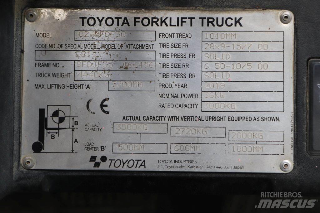 Toyota 02-8FDF30 Carretillas diesel