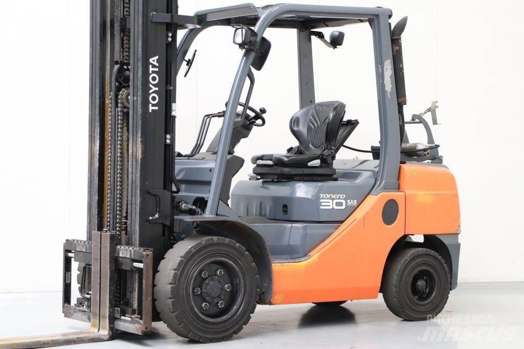 Toyota 02-8FGF30 Carretillas LPG